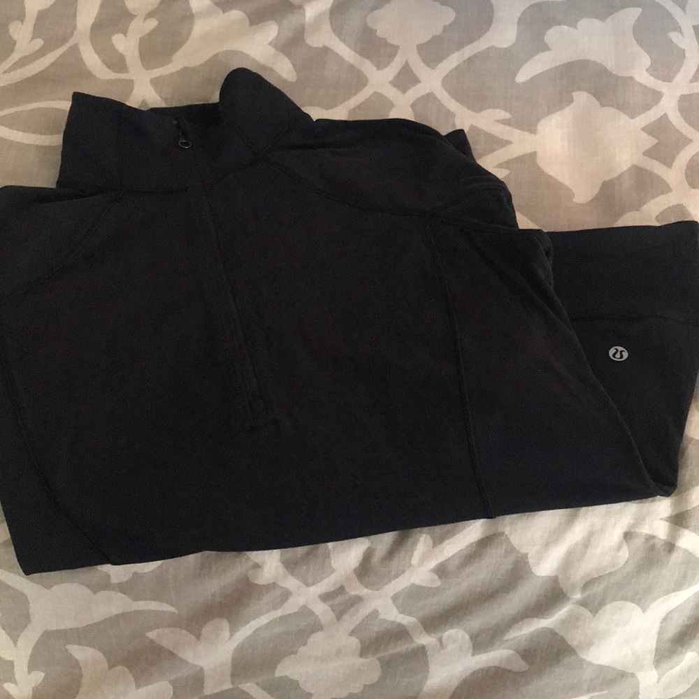 don’t wear! cute pleated back!long sleeve half zip